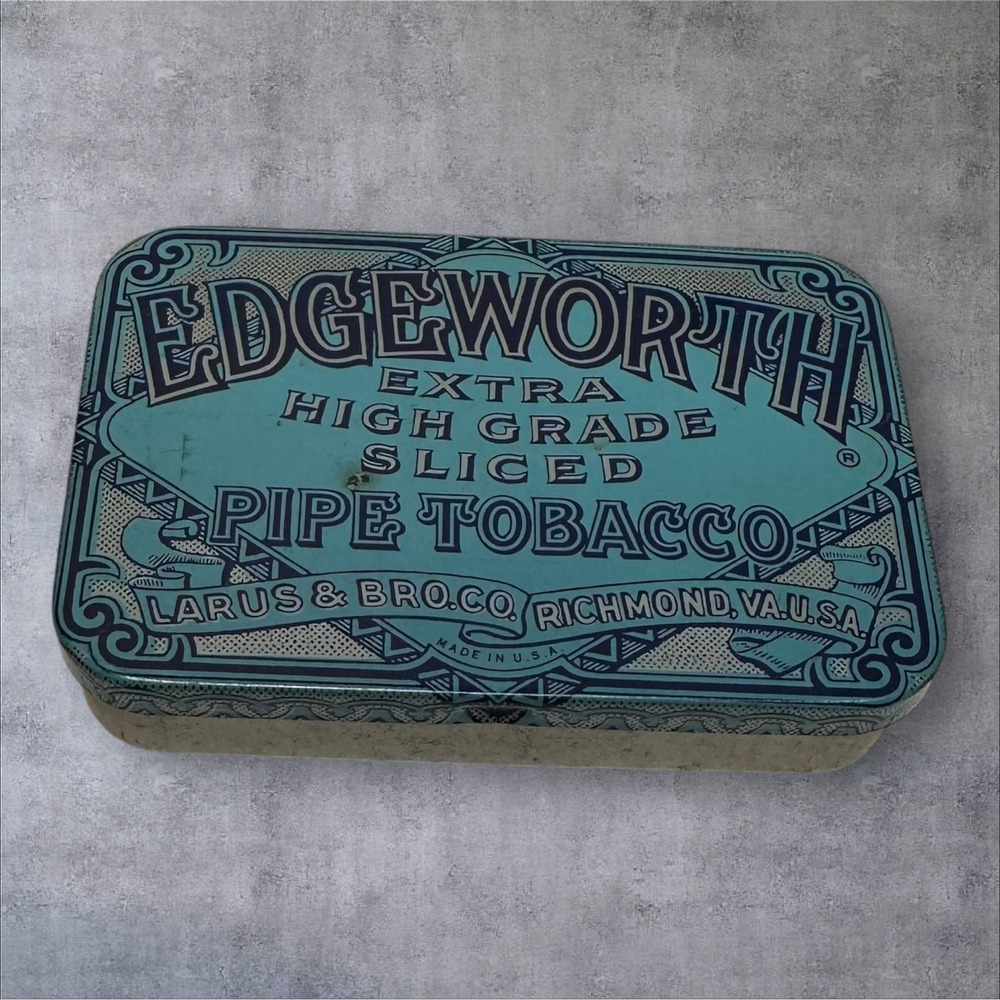 Edgeworth Tobacco Tin Vintage Pocket Size Blue Larus & Bro Co Richmond‎ VA